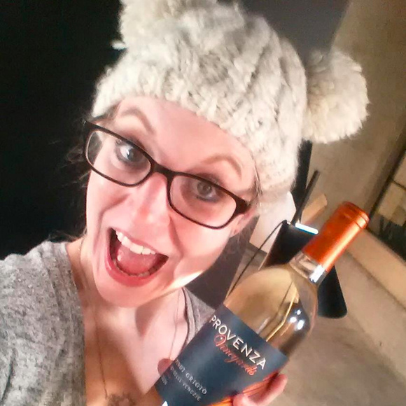 Meet your Posher, Elizabeth - Picture 4 of 4